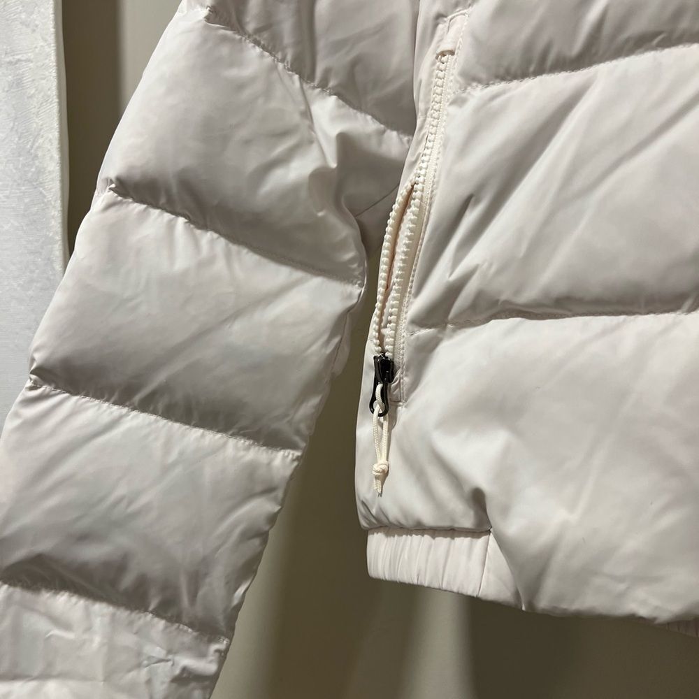The North Face Women's Cream Puffer Jacket - Picture 9 of 15
